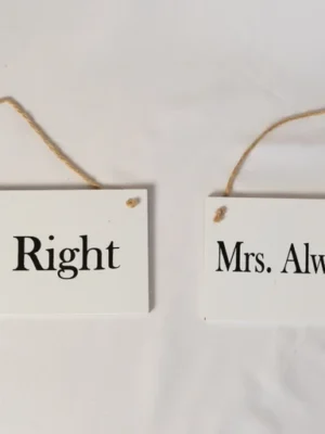 https://perfectmoments-hochzeit.de/wp-content/uploads/2024/04/Mr.-Always-Right-Mr.-Right-Holzschilder-300x400.webp